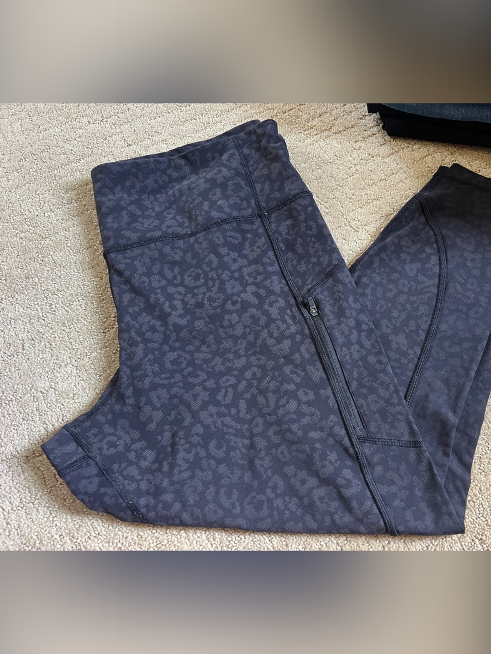 Athleta Rainier reflective tight Dark Leopard Print High-Waist Leggings